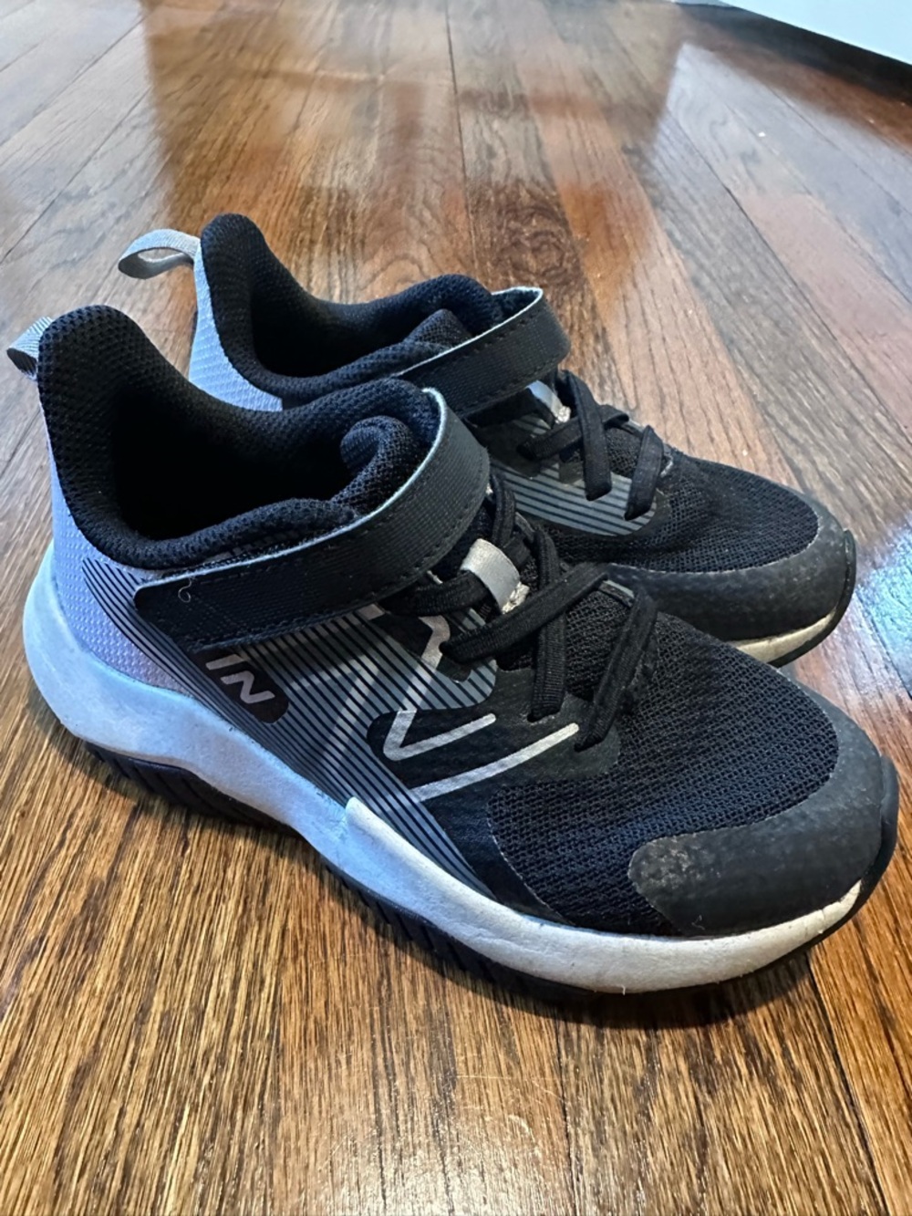 New balance Kids Rave Run v2 Bungee Lace with top strap - wide